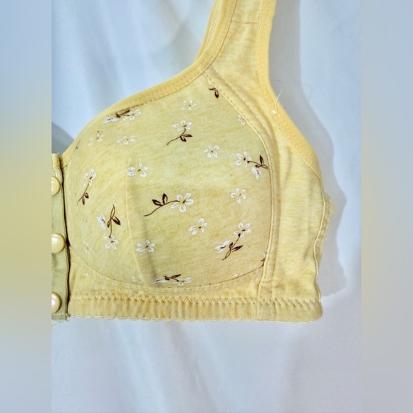Daisy Bra Lightweight With Front Snap Closure In A Floral Daisy Print Size 38 - Picture 4 of 8